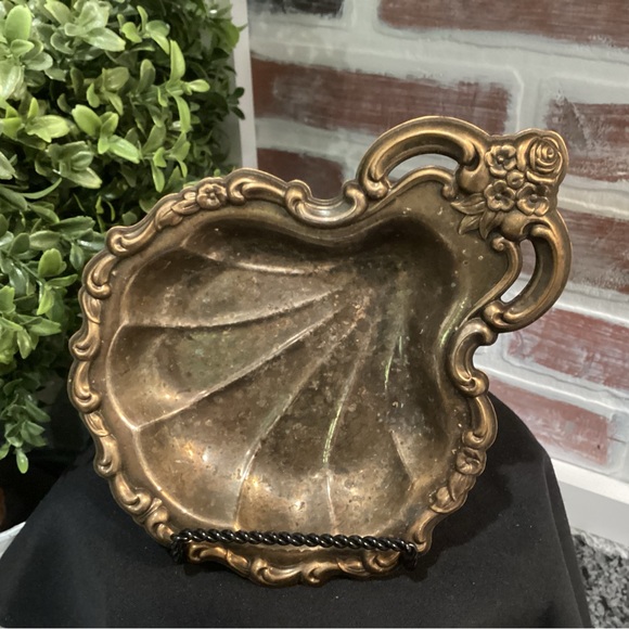 Other - 🟡 Vintage Floral Designed Metal Crafted Decor Tray - Very Unique - Very Nice